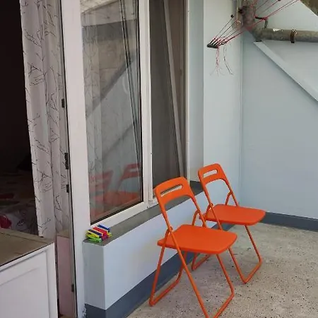 Rakovska Street Comfort شقة